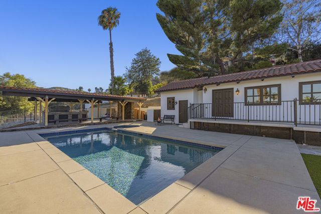 23911 Homezell Drive, West Hills (los Angeles), CA 91304