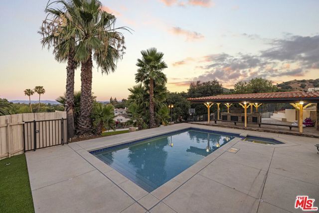 23911 Homezell Drive, West Hills (los Angeles), CA 91304