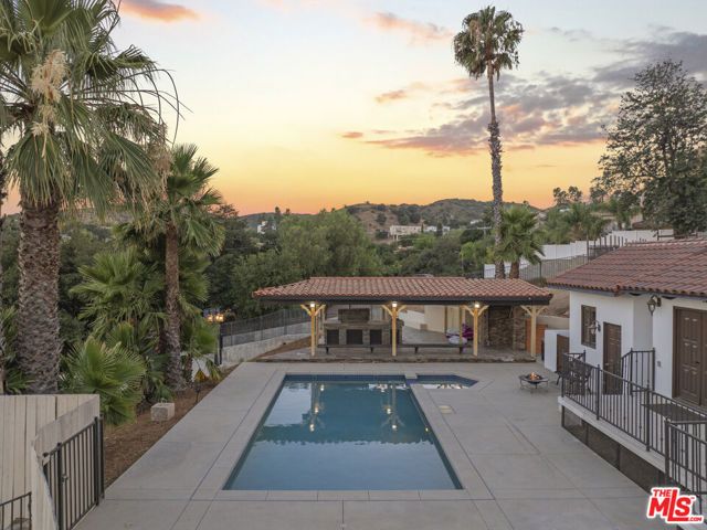 23911 Homezell Drive, West Hills (los Angeles), CA 91304
