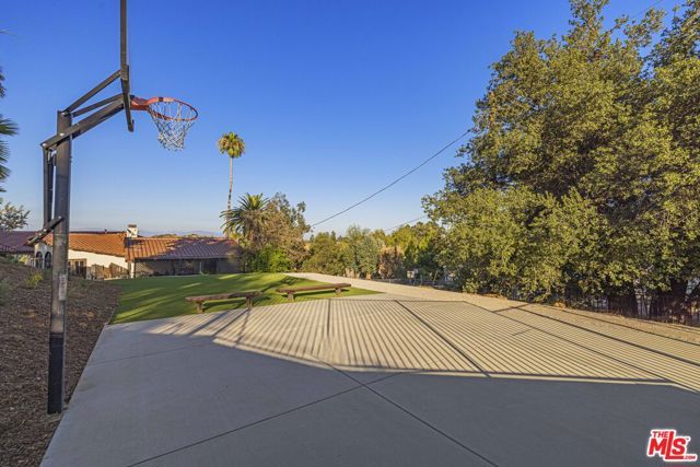 23911 Homezell Drive, West Hills (los Angeles), CA 91304