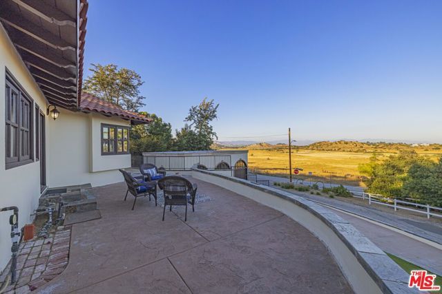 23911 Homezell Drive, West Hills (los Angeles), CA 91304