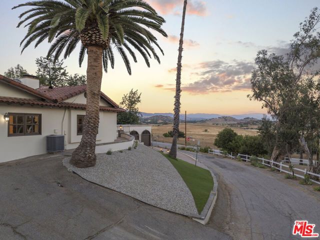 23911 Homezell Drive, West Hills (los Angeles), CA 91304
