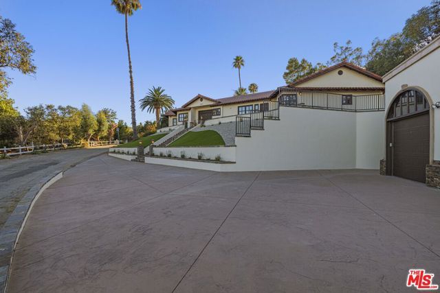 23911 Homezell Drive, West Hills (los Angeles), CA 91304