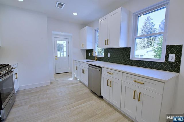 16 Clarke Street, Closter, NJ 07624