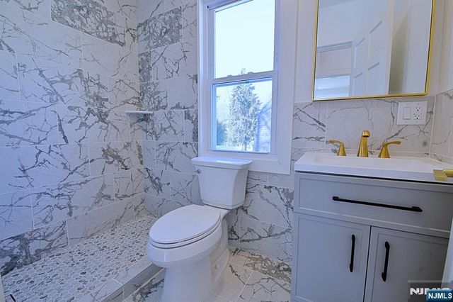 16 Clarke Street, Closter, NJ 07624