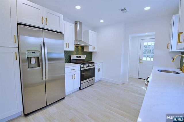 16 Clarke Street, Closter, NJ 07624