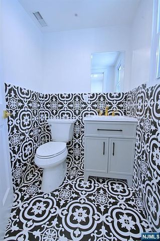 16 Clarke Street, Closter, NJ 07624