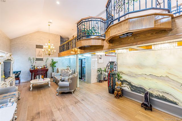 2 Summerwind Drive, Glen Head, NY 11545