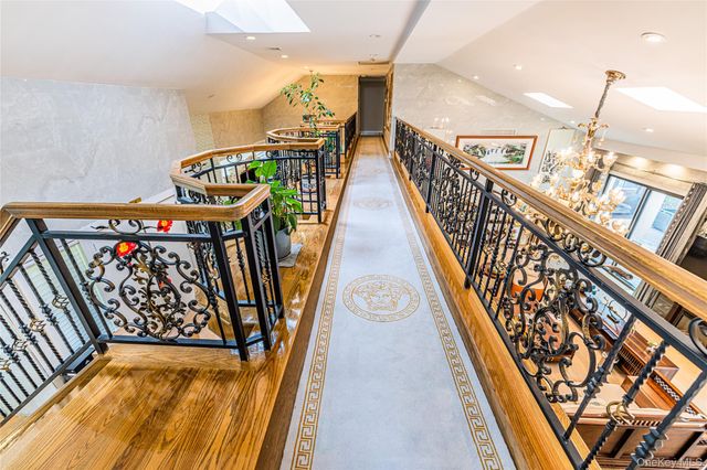 2 Summerwind Drive, Glen Head, NY 11545