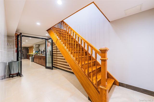 2 Summerwind Drive, Glen Head, NY 11545