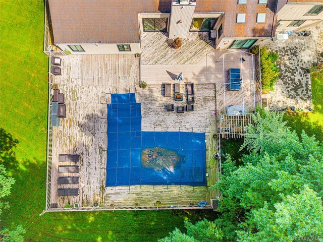 2 Summerwind Drive, Glen Head, NY 11545