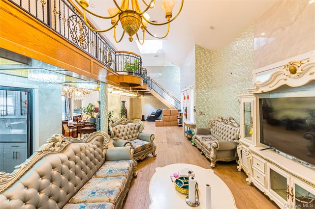 2 Summerwind Drive, Glen Head, NY 11545