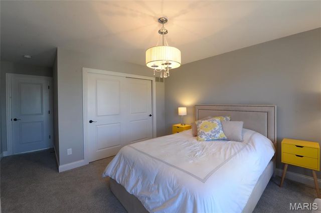 17016 Lakeside Ridge, Chesterfield, MO 63005