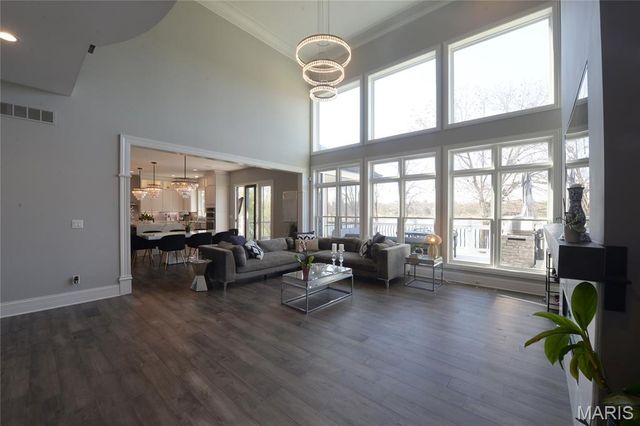 17016 Lakeside Ridge, Chesterfield, MO 63005
