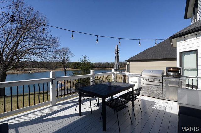 17016 Lakeside Ridge, Chesterfield, MO 63005