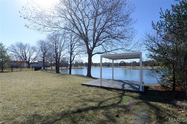 17016 Lakeside Ridge, Chesterfield, MO 63005
