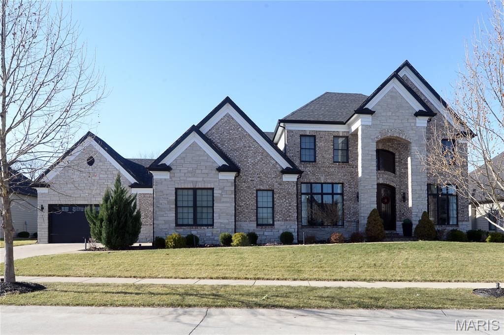 17016 Lakeside Ridge, Chesterfield, MO 63005