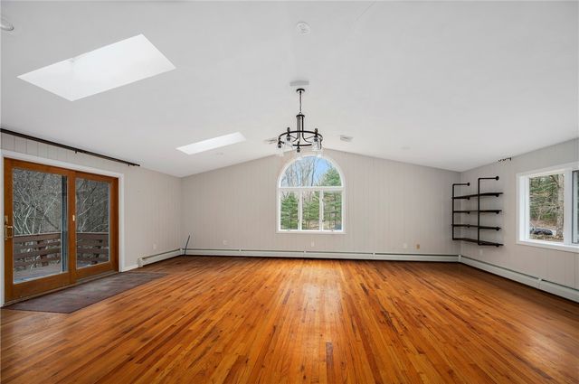 42 Ledge Road, Coventry, RI 02816