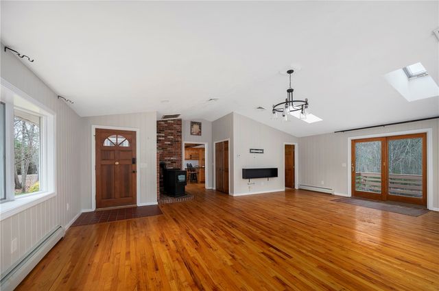 42 Ledge Road, Coventry, RI 02816