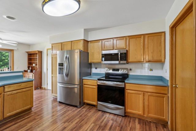 612 Greenfield Drive, Deforest, WI 53532