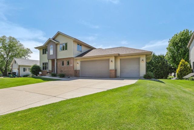 612 Greenfield Drive, Deforest, WI 53532