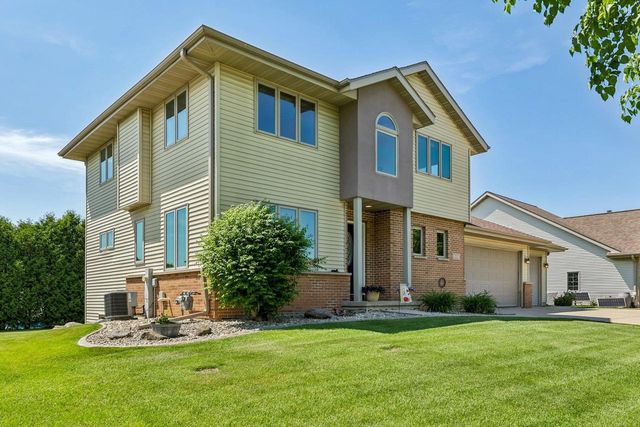 612 Greenfield Drive, Deforest, WI 53532