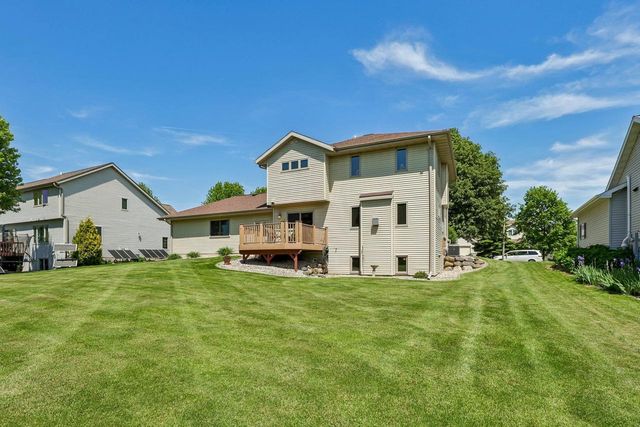 612 Greenfield Drive, Deforest, WI 53532