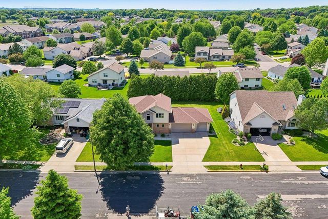 612 Greenfield Drive, Deforest, WI 53532