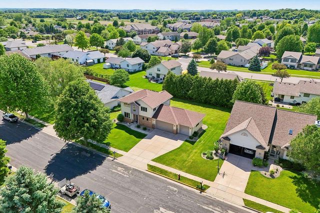 612 Greenfield Drive, Deforest, WI 53532