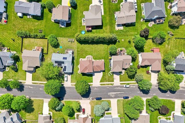 612 Greenfield Drive, Deforest, WI 53532