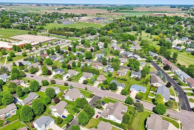 612 Greenfield Drive, Deforest, WI 53532