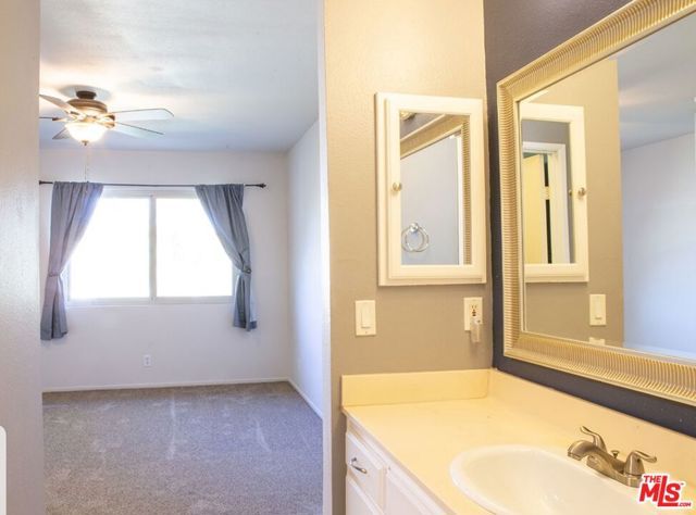 27656 Ironstone Drive 2, Canyon Country (santa Clarita), CA 91387