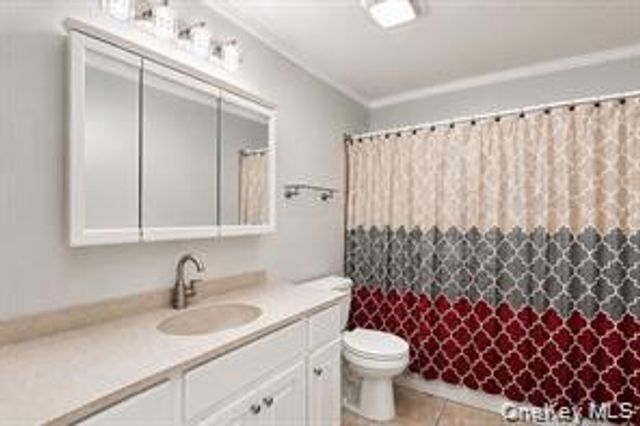 7 Roundtree Court, Beacon, NY 12508