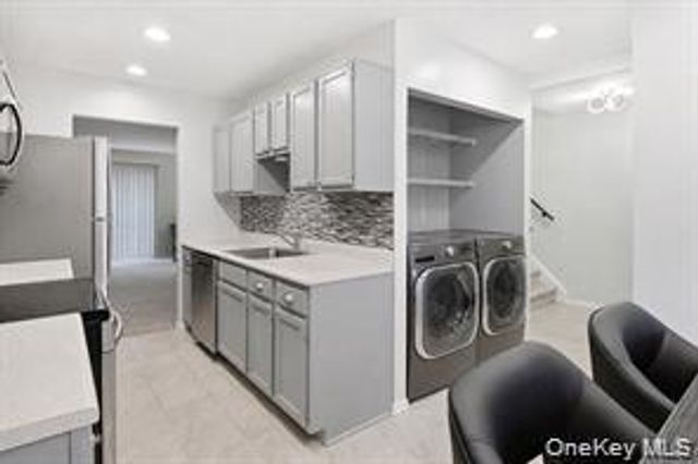 7 Roundtree Court, Beacon, NY 12508