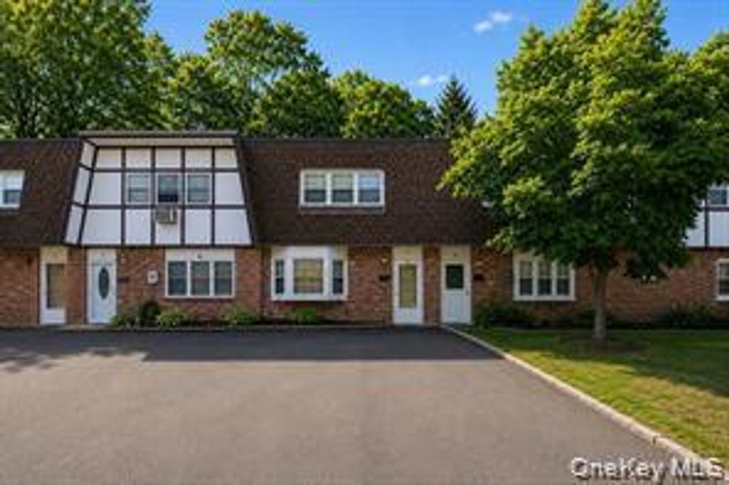 7 Roundtree Court, Beacon, NY 12508