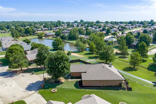 2024 Lakeside Drive, Midwest City, OK 73130