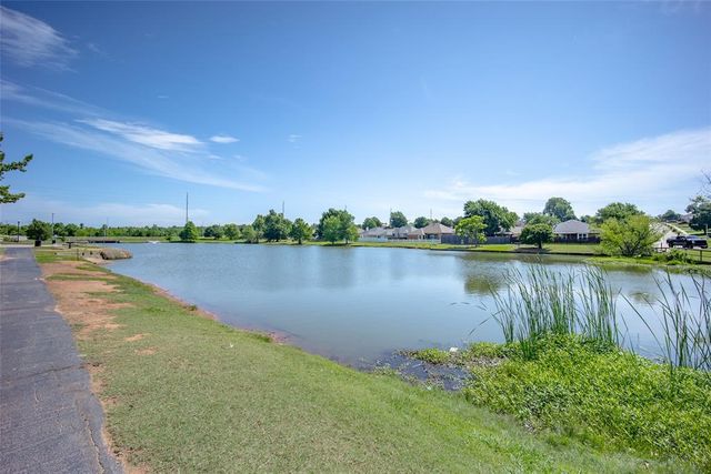 2024 Lakeside Drive, Midwest City, OK 73130