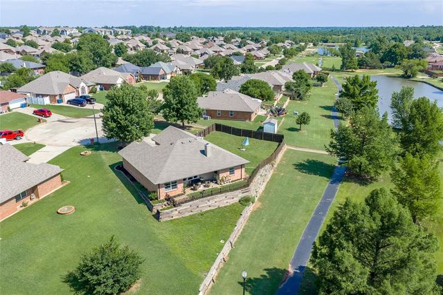 2024 Lakeside Drive, Midwest City, OK 73130