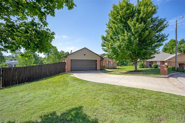 2024 Lakeside Drive, Midwest City, OK 73130