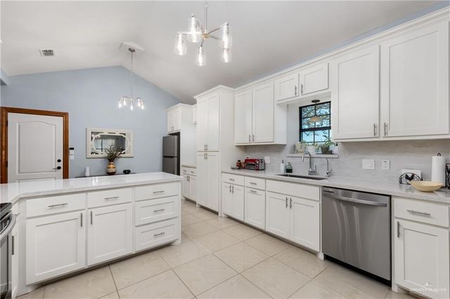 3200 N Cynthia Lane, Mcallen, TX 78501