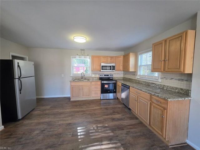 102 Springfield DR, Williamsburg, VA 23185