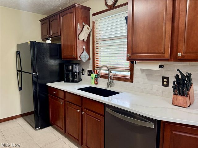 1025 Parsons Road, Grafton, OH 44044