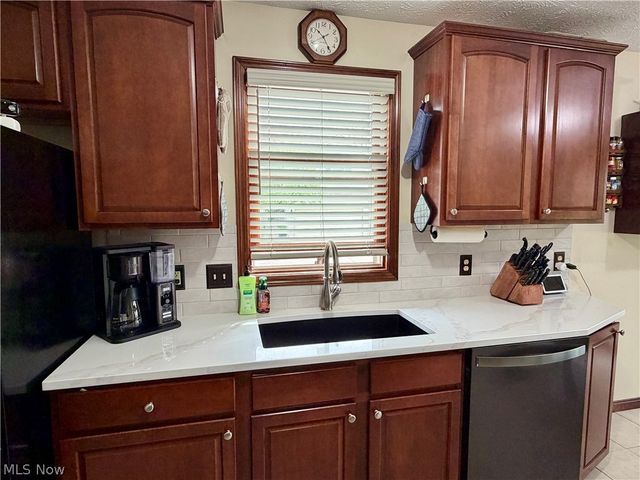1025 Parsons Road, Grafton, OH 44044