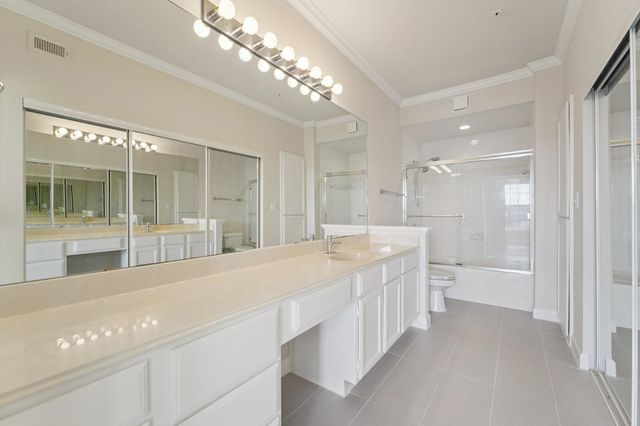 2111 S Welch Street A318, Houston, TX 77019