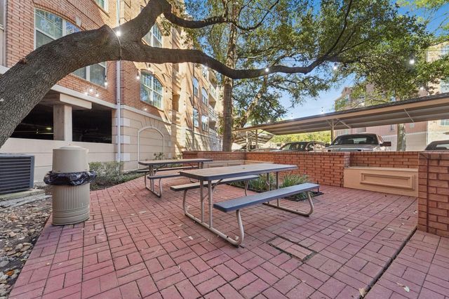 2111 S Welch Street A318, Houston, TX 77019