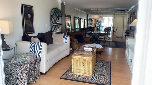 1 Royal Palm Way 201, Boca Raton, FL 33432