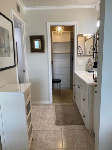 1 Royal Palm Way 201, Boca Raton, FL 33432