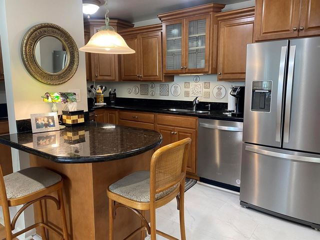1 Royal Palm Way 201, Boca Raton, FL 33432