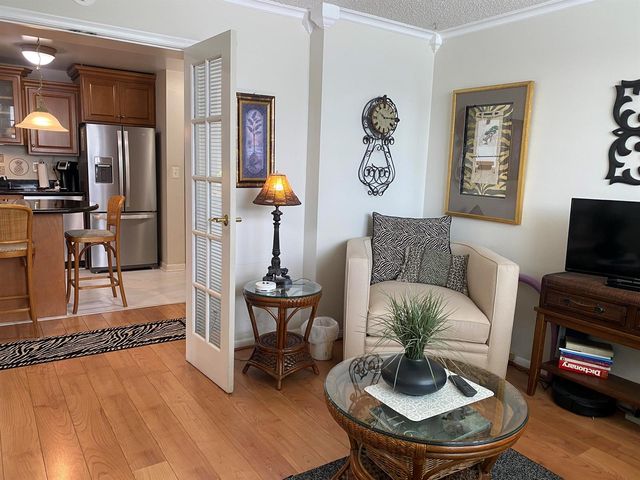 1 Royal Palm Way 201, Boca Raton, FL 33432