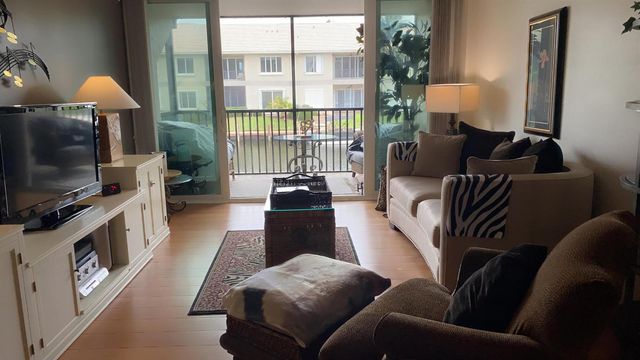 1 Royal Palm Way 201, Boca Raton, FL 33432